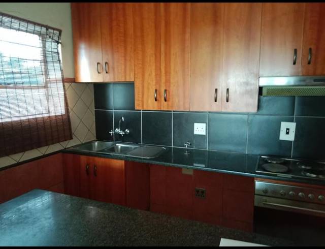 1 BEDROOM APARTMENT FOR SALE IN MALVERN EAST EXT